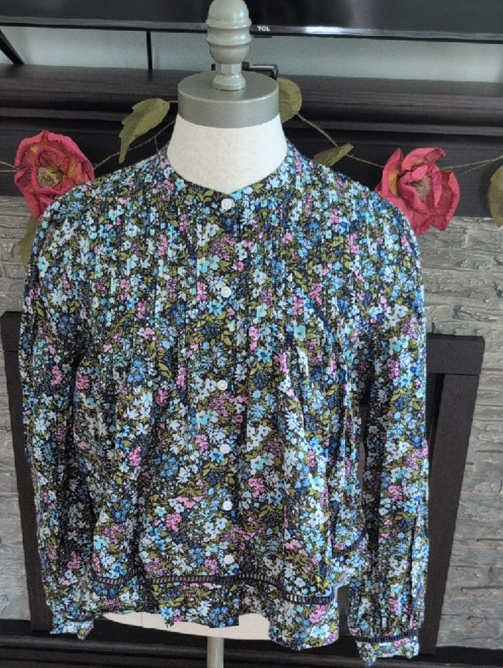 Old Navy Floral Button-Front Blouse in Blue, Pink, Green